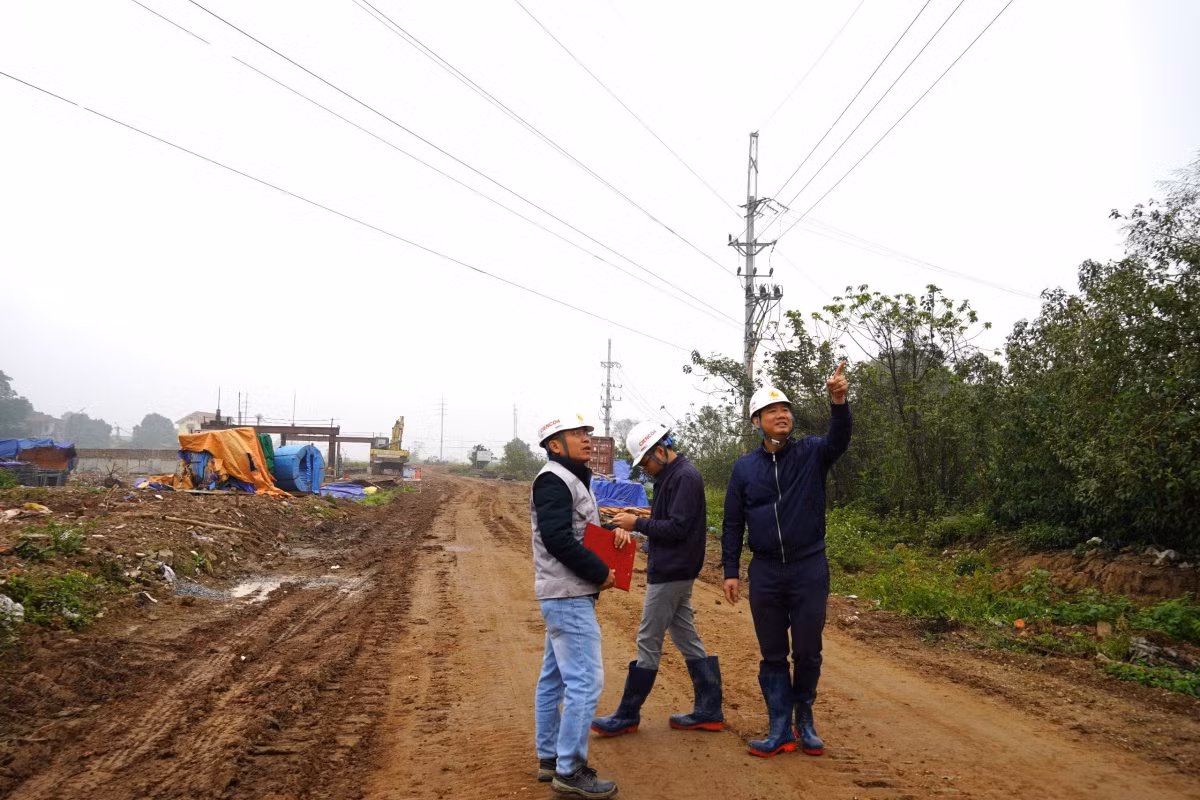 Vướng công trình, đường Vành đai 4 có nguy cơ chậm tiến độ - Hình 3 Vuong cong trinh, duong Vanh dai 4 co nguy co cham tien do-Hinh-3