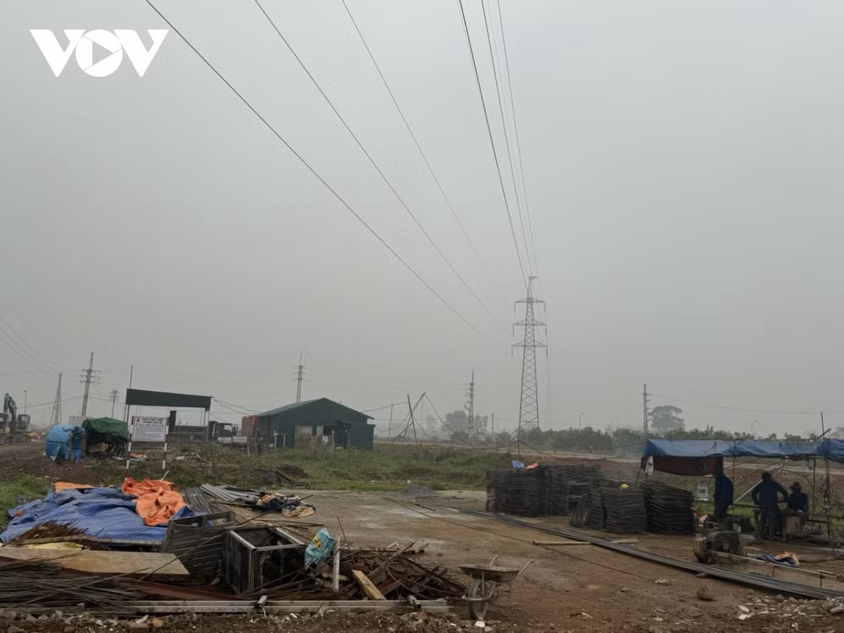 Vướng công trình, đường Vành đai 4 có nguy cơ chậm tiến độ - Hình 4 Vuong cong trinh, duong Vanh dai 4 co nguy co cham tien do-Hinh-4