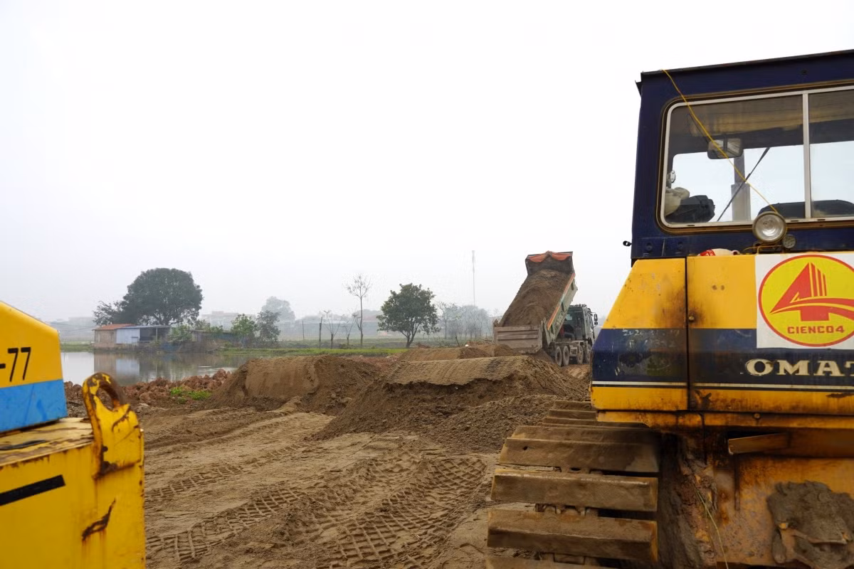 Vướng công trình, đường Vành đai 4 có nguy cơ chậm tiến độ - Hình 13 Vuong cong trinh, duong Vanh dai 4 co nguy co cham tien do-Hinh-13