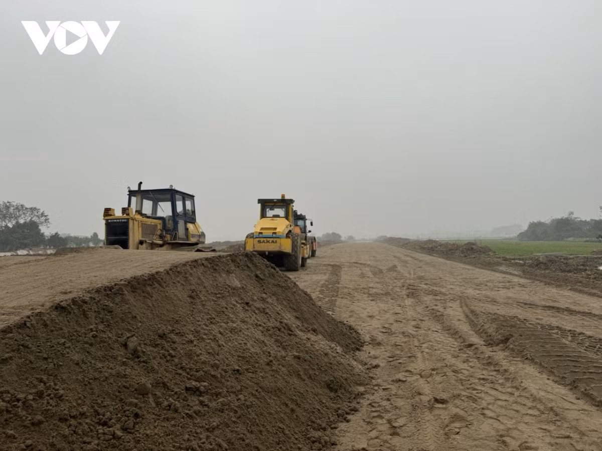 Vướng công trình, đường Vành đai 4 có nguy cơ chậm tiến độ - Hình 15 Vuong cong trinh, duong Vanh dai 4 co nguy co cham tien do-Hinh-15
