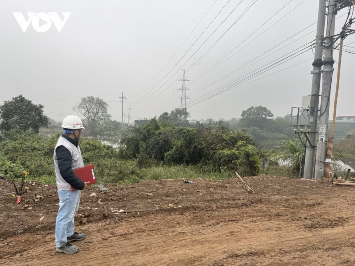 Vướng công trình, đường Vành đai 4 có nguy cơ chậm tiến độ - Hình 5 Vuong cong trinh, duong Vanh dai 4 co nguy co cham tien do-Hinh-5