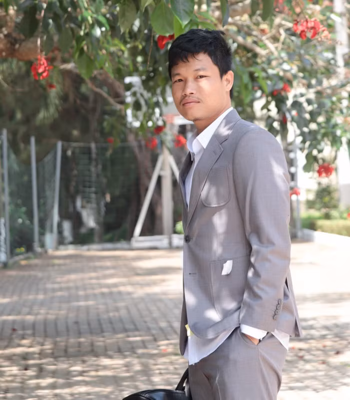 'Chủ tịch' Văn Toàn, Tuấn Anh và dàn sao HAGL diện vest cực ngầu - Hình 4 'Chu tich' Van Toan, Tuan Anh va dan sao HAGL dien vest cuc ngau-Hinh-4
