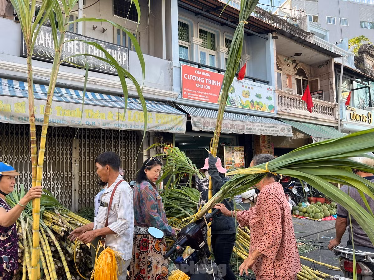 "Chợ mía" chỉ họp khoảng 2 ngày, sau đó dọn dẹp trả mặt bằng trước mùng 9 tháng Giêng.