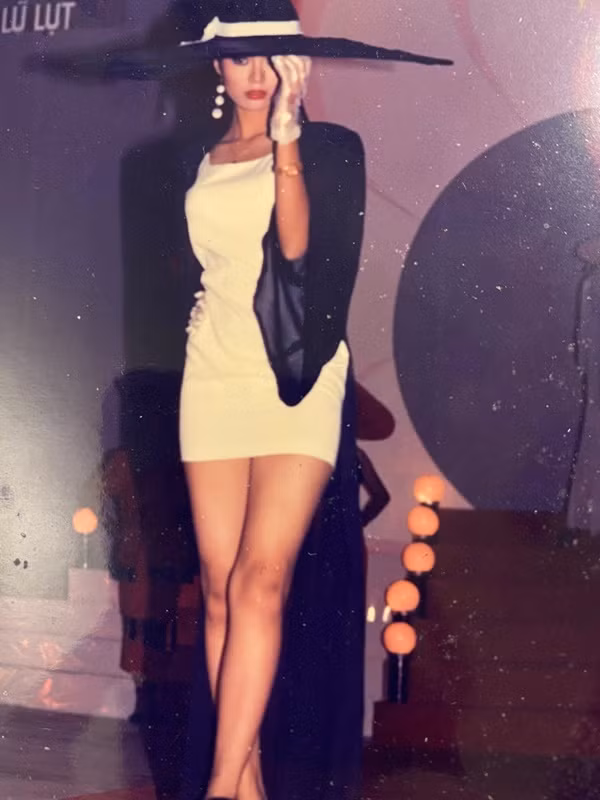 Cô đăng quang cuộc thi Hoa hậu Toàn quốc báo Tiền Phong (Hoa hậu Việt Nam) năm 1994. Người đẹp cũng giành giải "Ứng xử hay nhất" tại cuộc thi. Trong ảnh, Thu Thủy trong trang phục tự chọn tại cuộc thi.