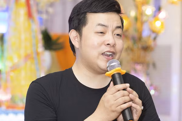 Bi to no 4.600 USD hai nam khong tra, Quang Le noi gi?