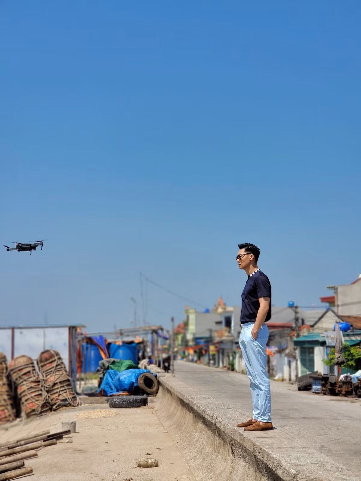 Diễn viên phải phơi nắng là chuyện bình thường. Hình ảnh vừa được diễn viên Mạnh Trường chia sẻ.