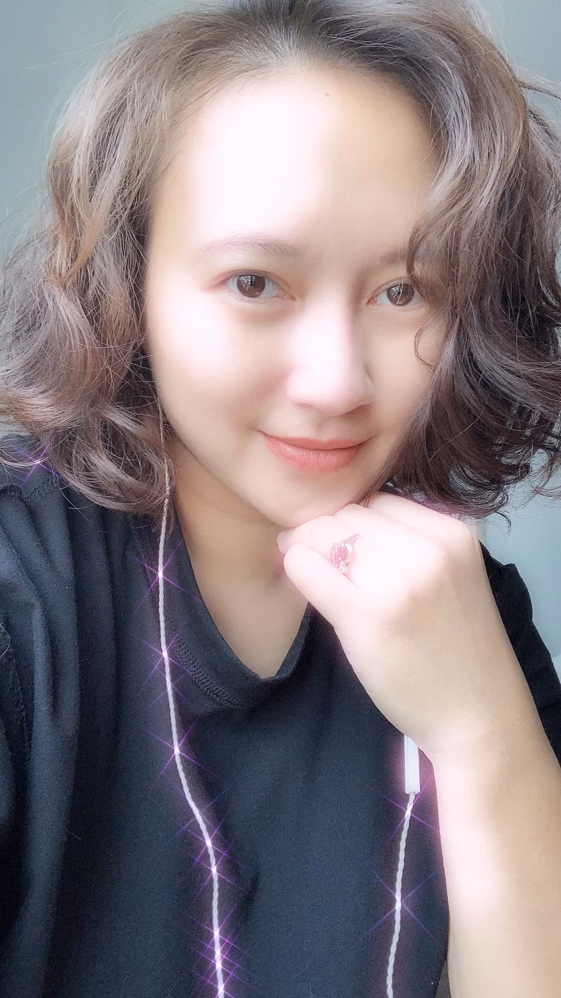 Khánh Linh dậy sớm để tập Yoga và thiền mỗi sáng.