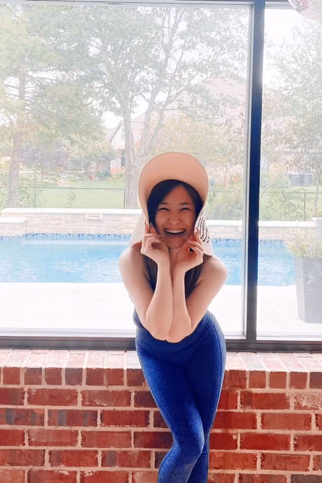 Hương Tràm thử đăng một tấm hình "hoàn toàn không tử tế".