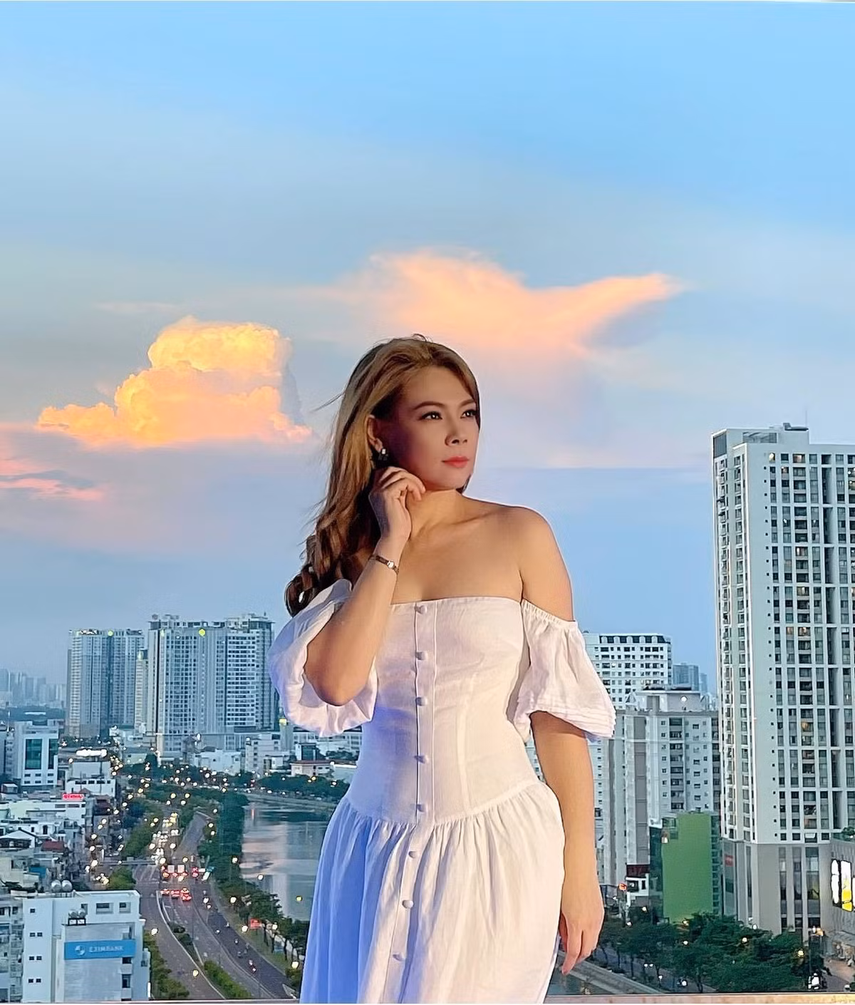 Thanh Thảo quay MV tại nhà trước giãn cách xã hội.