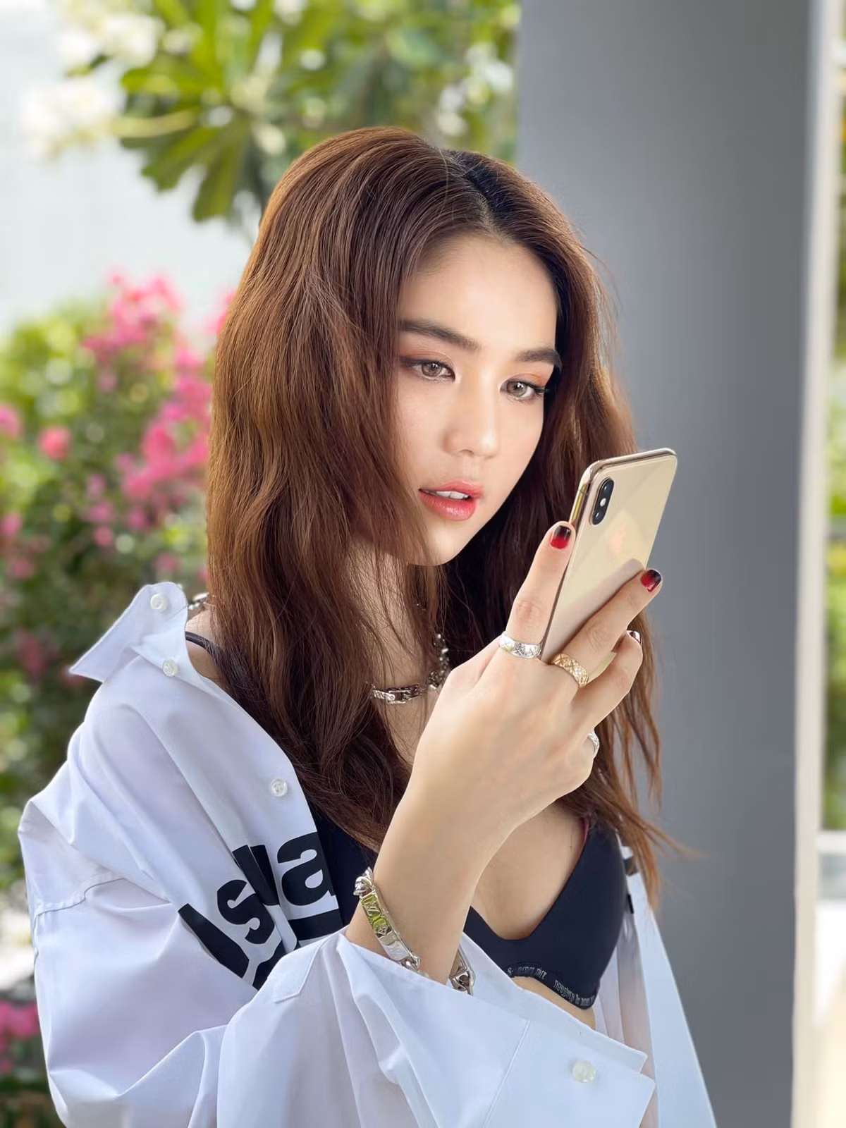 Ngọc Trinh đăng ảnh mới gợi cảm.