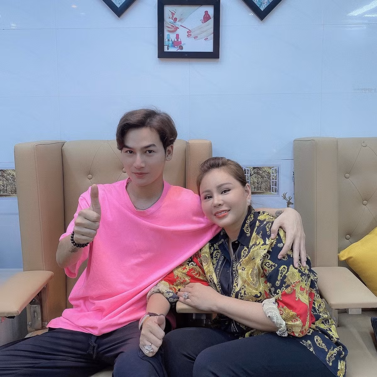Lê Giang bên Ali Hoàng Dương.
