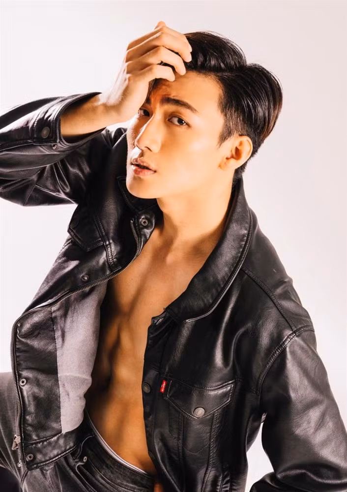 Sau The Face Vietnam 2018, Mạc Trung Kiên hoạt động trong lĩnh vực người mẫu, tham gia diễn xuất trong MV của Trúc Nhân, Hòa Minzy, Jang Mi... Tuy nhiên, sự nghiệp của chàng trai sinh năm 1997 vẫn chưa có nhiều dấu ấn đáng kể.