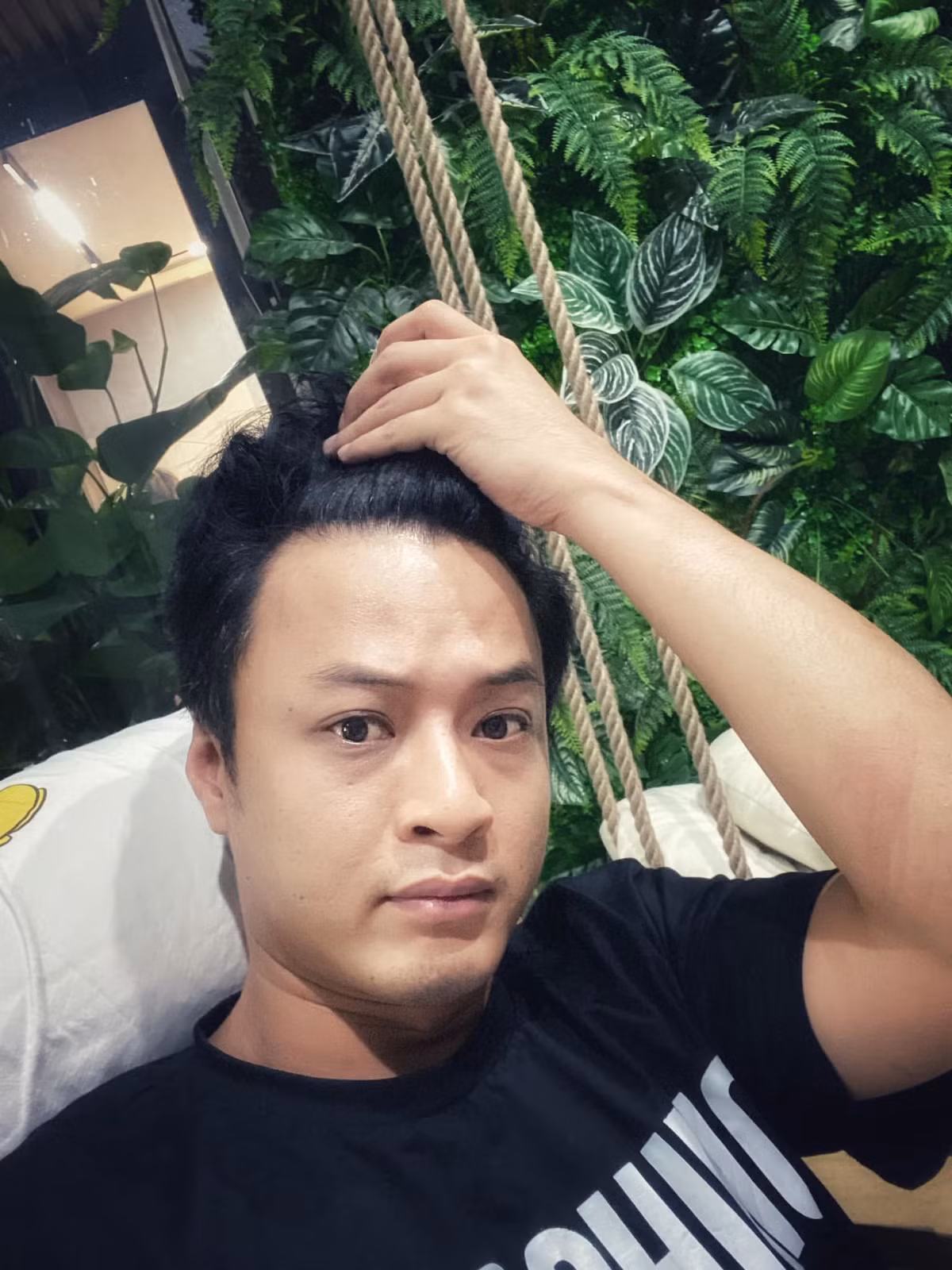 Sao Việt hôm nay 26/7: Hồng Đăng lo tóc mình có thể trở thành tổ chim sau khi dập dịch.