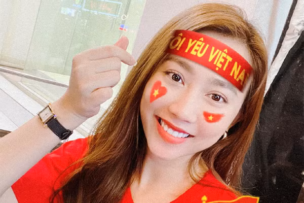 Dan sao chuc mung tuyen Viet Nam vao vong loai thu 3 World Cup 2022-Hinh-2