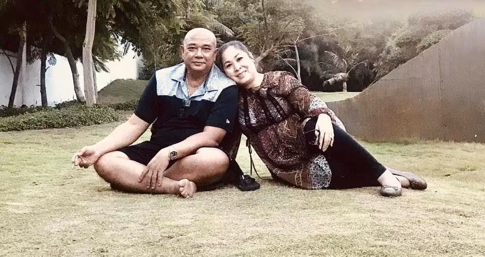 Hồng Vân viết: "Hạnh phúc thật giản đơn, là biết mình luôn có nơi để ta dựa vào khi hoang mang, tuyệt vọng".