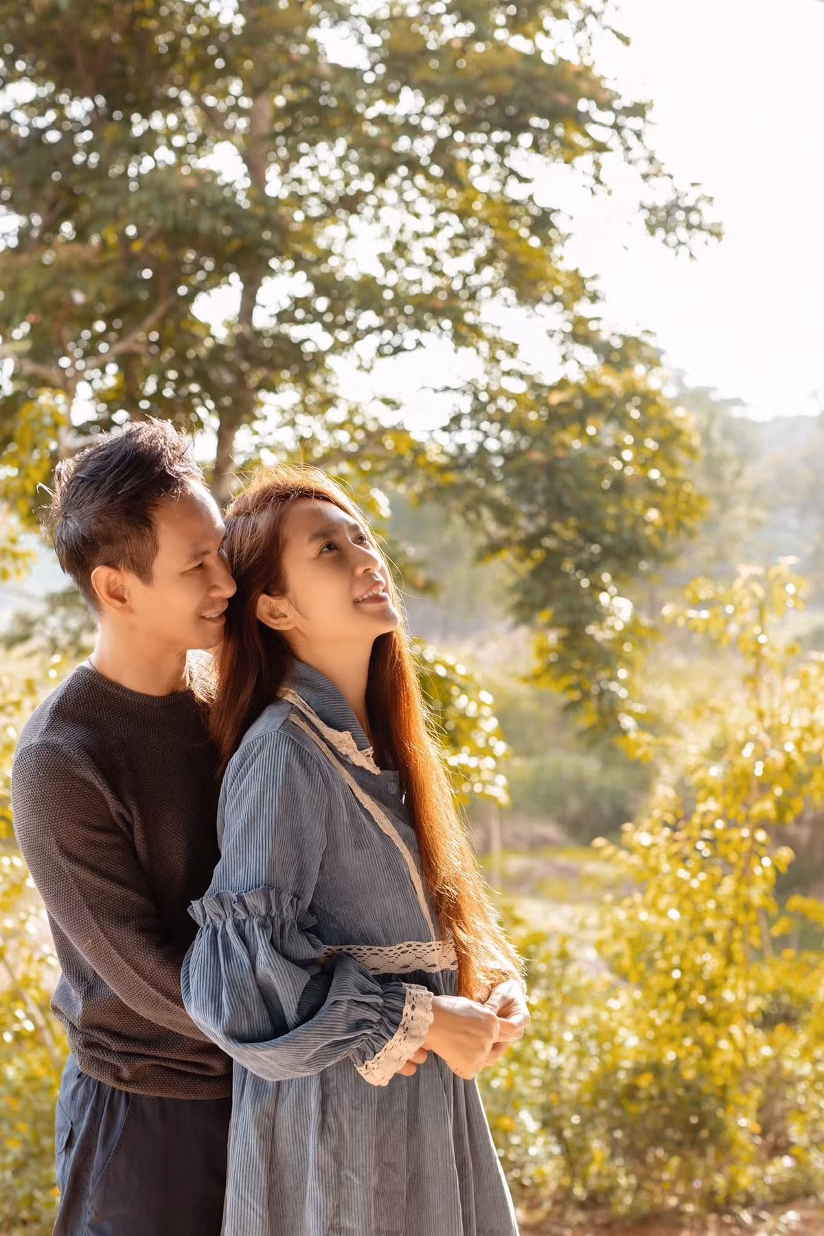 Đăng ảnh vợ chồng tình cảm, nhiều khán giả hỏi Lý Hải và Minh Hà bao giờ có thêm em bé.