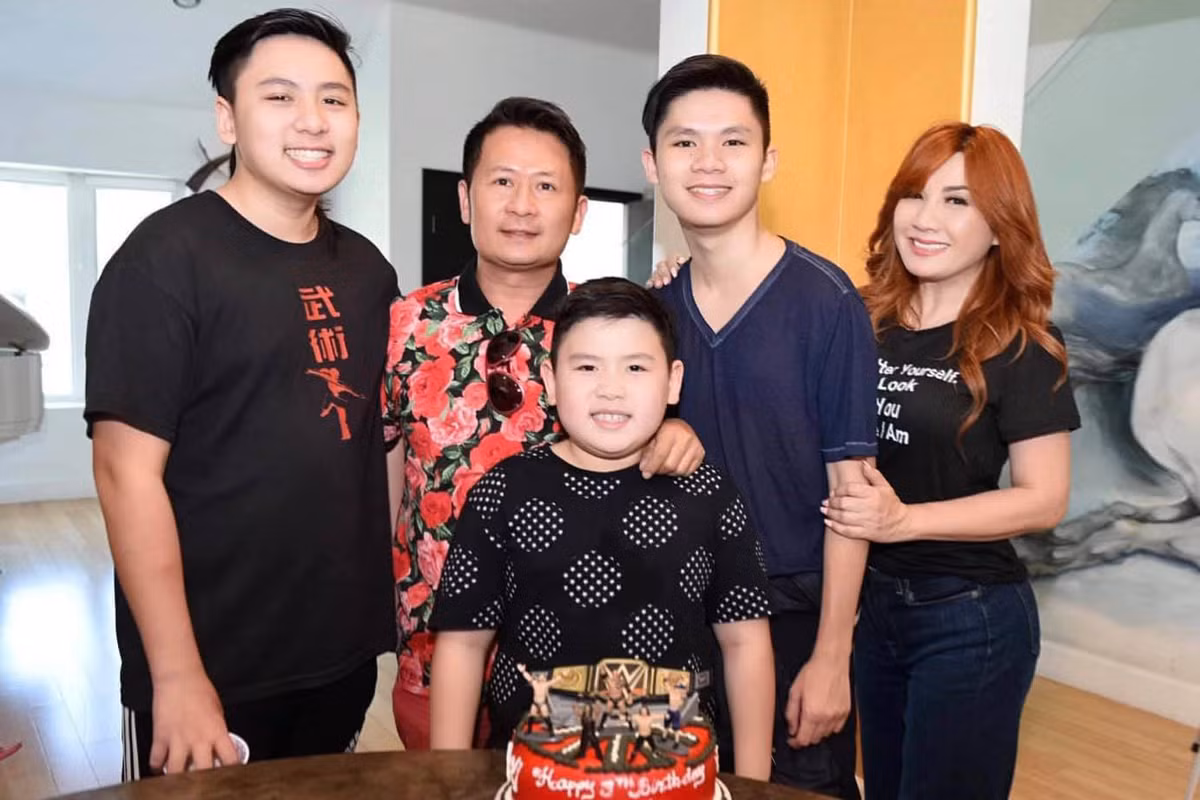 Dù vậy, sau 10 năm chung sống, Trizzie Phương Trinh chính là người đưa ra quyết định ly hôn Bằng Kiều. Trizzie Phương Trinh khẳng định, chuyện cô và Bằng Kiều ly dị hoàn toàn trong êm đẹp.