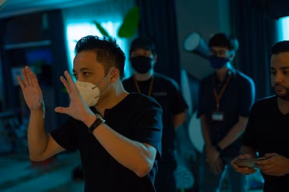 Dao dien Victor Vu len tieng ve tin don choi ngai Kumanthong-Hinh-2