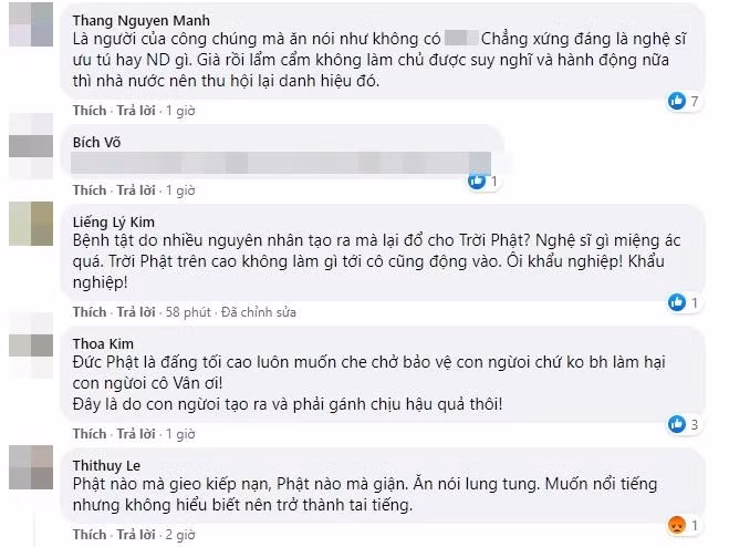 Hồng Vân vấp phải nhiều chỉ trích vì "đổ lỗi cho Trời Phật". Trước phản ứng trái chiều, Hồng Vân đã sửa nội dung bài đăng tới 3 lần. Tuy nhiên hiện tại, trên fanpage Hồng Vân, nội dung này đã không còn. Trên Facebook cá nhân của Hồng Vân, bài đăng vẫn được giữ lại nhưng đã có sự thay đổi. Cụ thể, câu thơ "Trời phật hỡi xin ngừng gieo kiếp nạn" đã được nữ nghệ sĩ đổi thành "Trời Phật hỡi xin người đừng giận nữa".