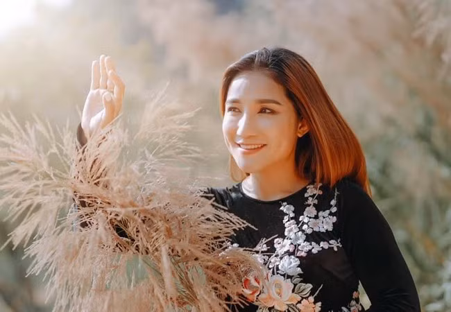 MC Cát Tường hài lòng cuộc sống độc thân sau những đổ vỡ tình cảm.
