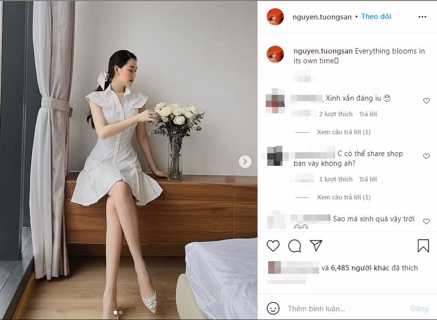 br/> Sau một thời gian dài lẩn tránh mạng xã hội, gần đây Á hậu Tường San bắt đầu "tái xuất" bằng những bức ảnh khoe dáng tại nhà. Trong loạt khoảnh khắc mới đăng tải, cô khiến cư dân mạng mắt tròn mắt dẹt với nhan sắc "nàng thơ", khí chất cuốn hút. Đáng chú ý nhất, dù không mặc đồ hở táo bạo, cô vẫn khéo léo khoe được vóc dáng hoàn hảo sau tin đồn sinh con cho ông xã đại gia.