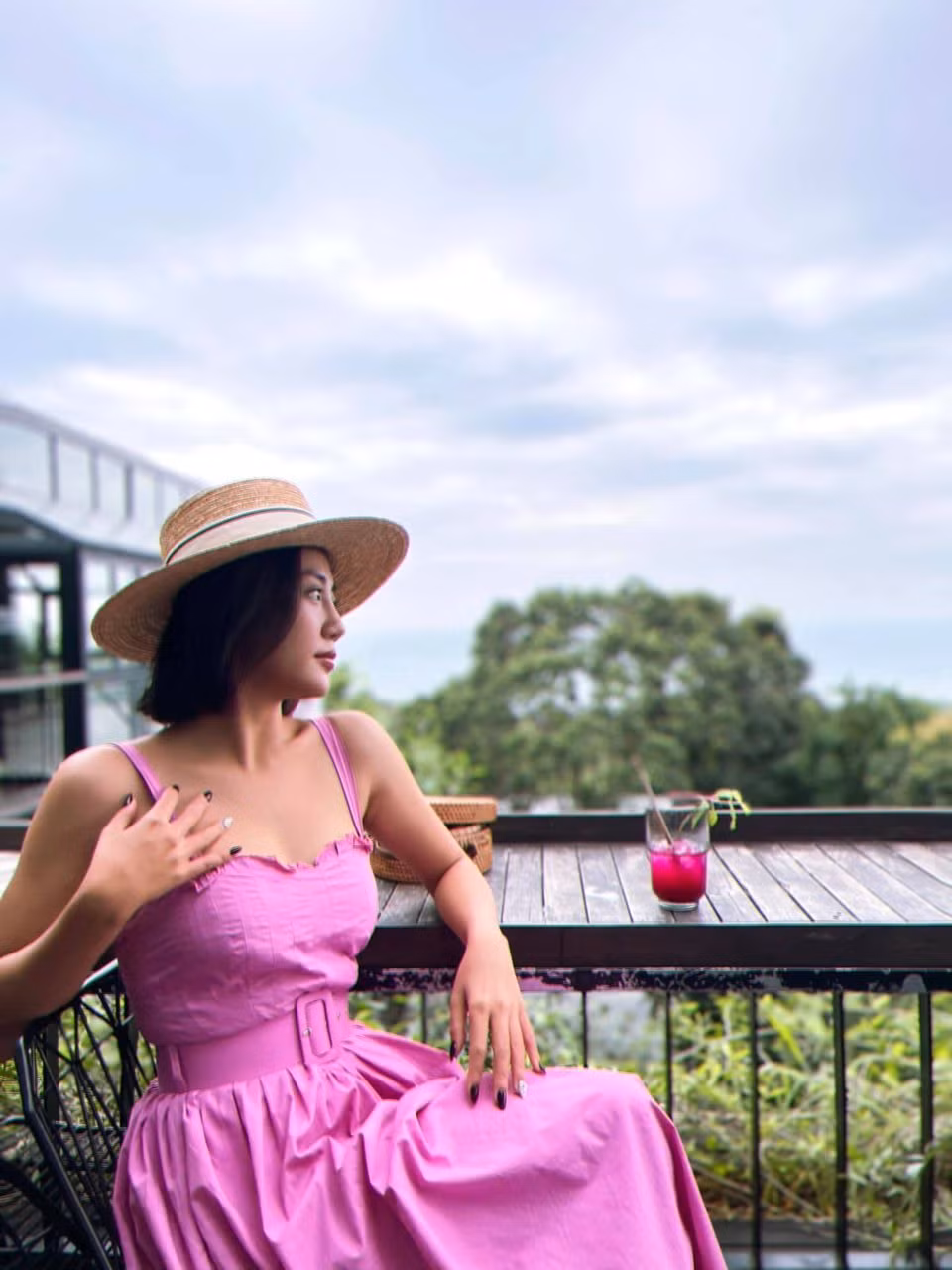 Văn Mai Hương khoe ảnh trong chuyến du lịch đầu năm mới.