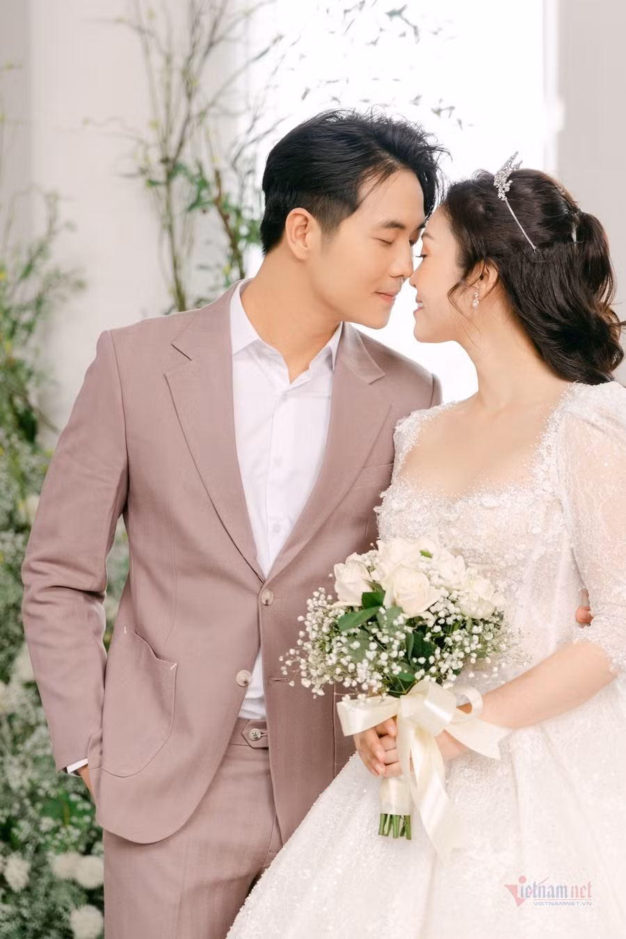 "Cả Linh và tôi đều rất yêu trẻ con vì vậy không có lý do nào để trì hoãn việc đó", diễn viên Hiếu Su chia sẻ.