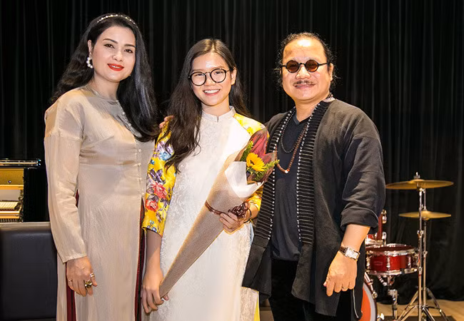 Nghe si saxophone Tran Manh Tuan hoi tinh, roi nuoc mat khi vo goi-Hinh-2