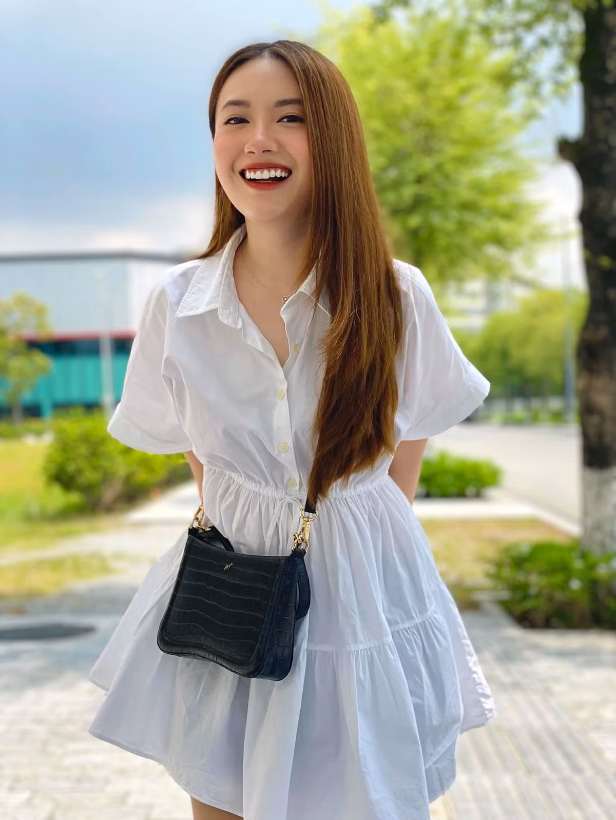 Cô vừa đón sinh nhật trên phim trường Ngày mai bình yên ngày 1/9 vừa qua.