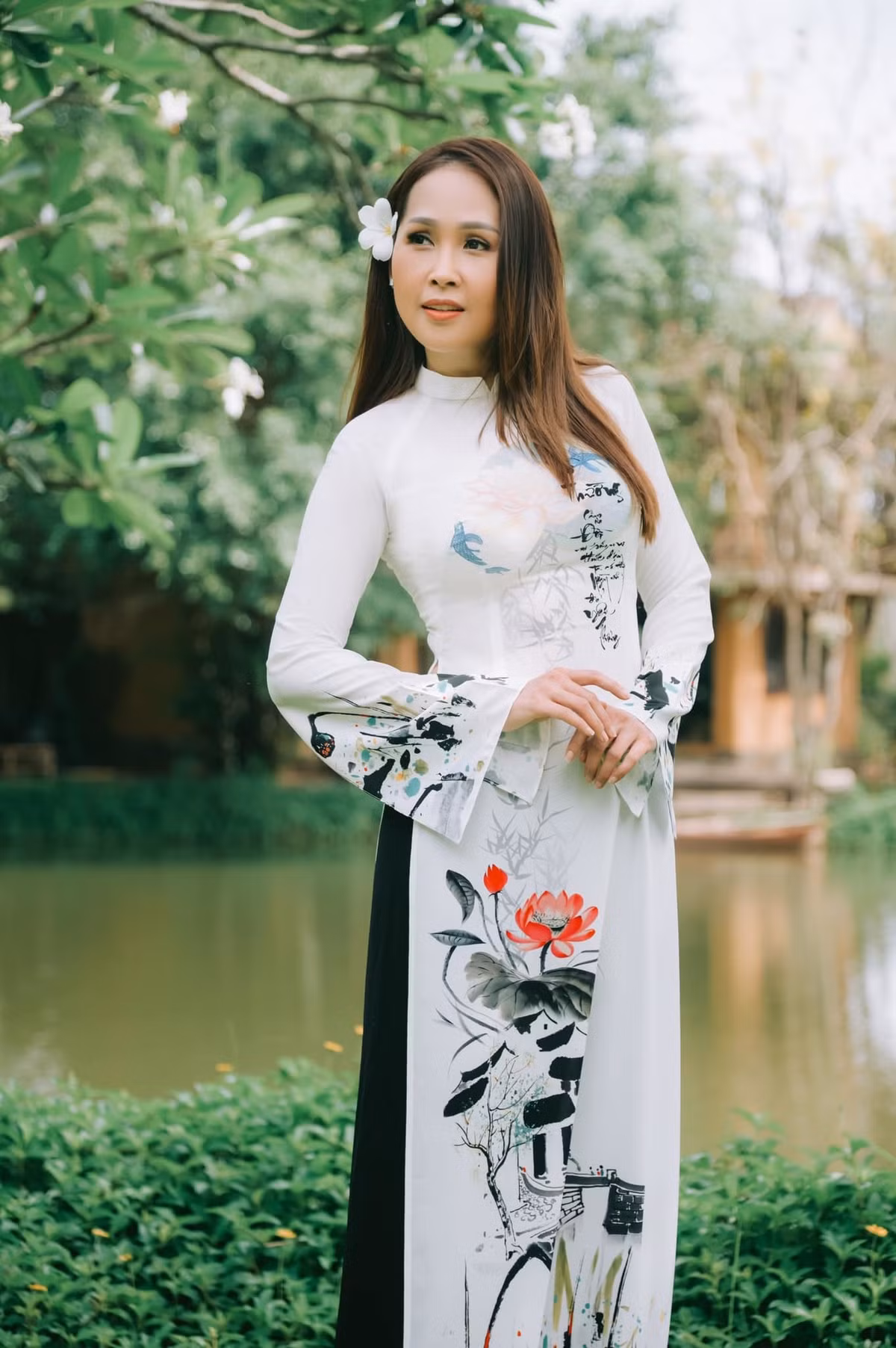 Duong cong nong bong cua Minh Thu “Gai nhay” o tuoi 44-Hinh-2