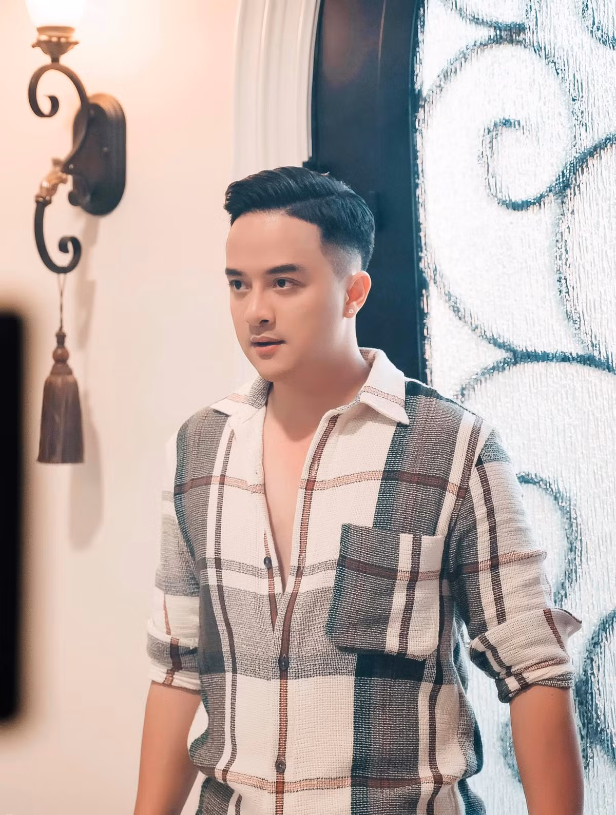 Cao Thái Sơn muốn 1 ngày dài 30 tiếng mới đủ để ngủ và trả lời tin nhắn của Fan.