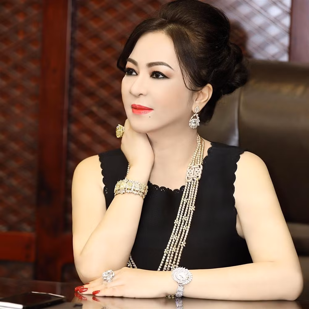 Xuan Nghi xin loi sau bai dang ca khia 