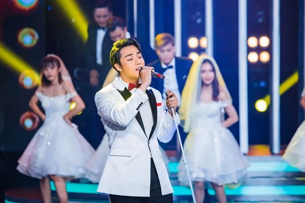 Hải Đăng Doo và Phạm Việt Thắng quay trở lại với 2 phần trình diễn khách mời đặc biệt. Hóa thân thành ca sĩ Isaac, Hải Đăng Doo nhận được nhiều tình cảm, lời khen về sự tiến bộ, trưởng thành rõ rệt qua từng đêm thi, để lại ấn tượng khó phai trong lòng khán giả.