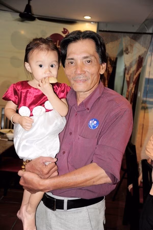 Nghe si Thuong Tin dinh xay nha, mo so tiet kiem cho con gai