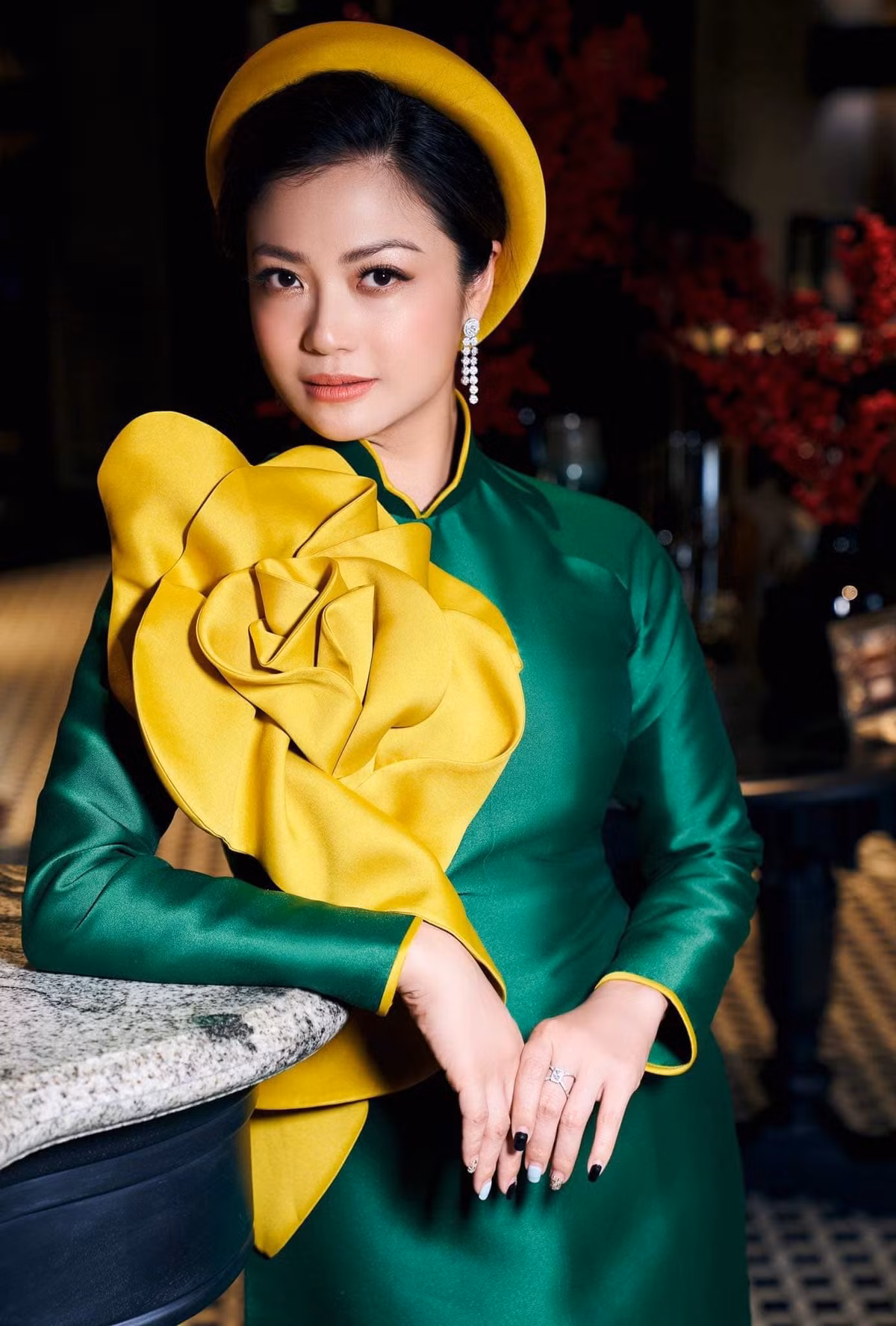 Diễn viên Kiều Anh xinh đẹp trong bộ ảnh áo dài. Cô tiết lộ chưa bao giờ chụp một bộ ảnh áo dài nào cho tử tế.