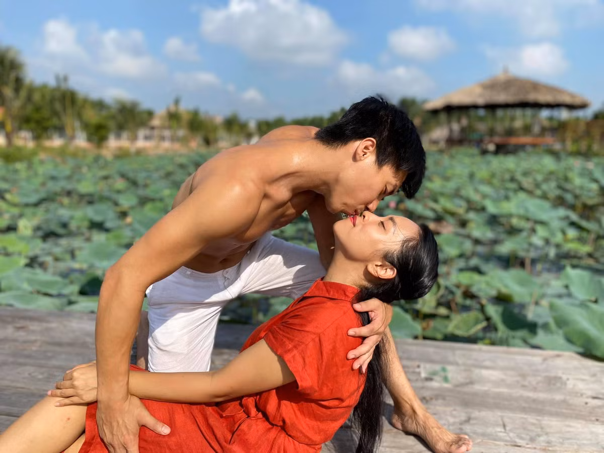 Khoảnh khắc riêng tư của Quốc Nghiệp - Ngọc Mai trong chuyến đi chơi cùng gia đình.