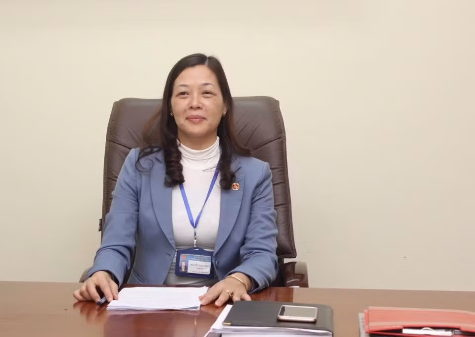 Thời điểm Lương Thùy Linh đăng quang, mẹ tân hoa hậu được tiết lộ là bà Nguyễn Thị Hương, Tỉnh ủy viên, Bí thư Đảng ủy, Giám đốc Kho bạc Nhà nước tỉnh Cao Bằng. 