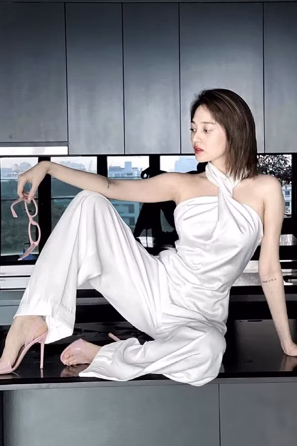 Bảo Anh đăng ảnh phủ nhận tin đồn mình sửa mũi gây ồn ào thời gian qua.