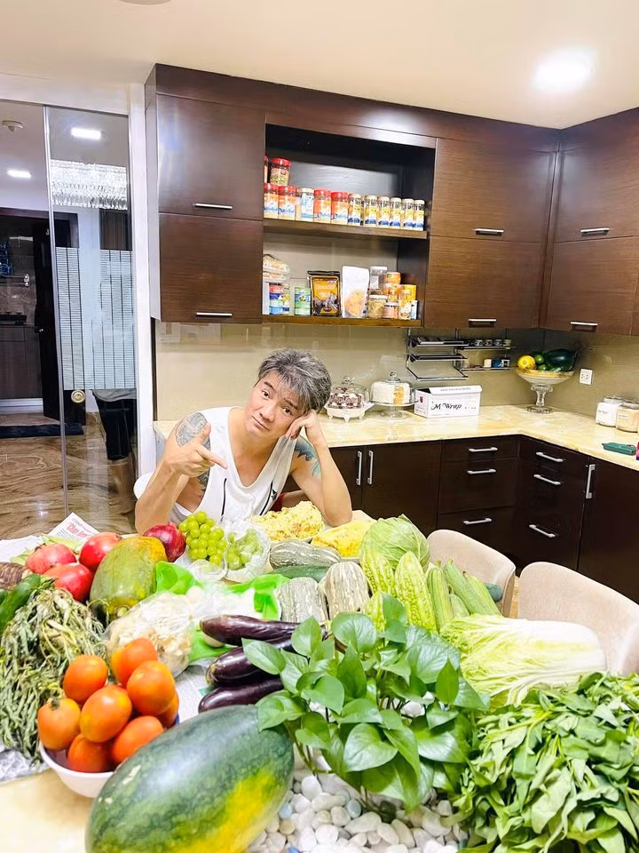 Đàm Vĩnh Hưng khoe tài sản "khủng" mùa dịch.