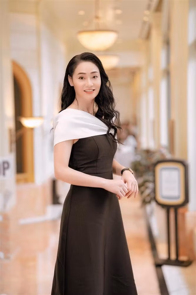 Ở độ tuổi 44, các gam màu trung tính mới là sự lựa chọn số một của nữ diễn viên.