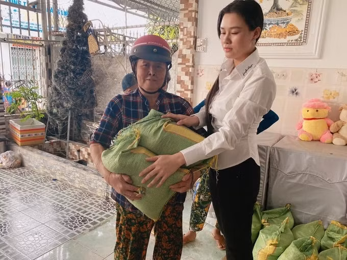 Tien phung dieu cua Van Quang Long duoc chia deu cho hai vo