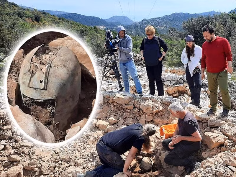  3. Mũ bảo hộ Hy Lạp cổ đại tại Croatia. Một chiếc mũ bảo hộ thuộc văn hóa Hy Lạp-Illyria có niên đại 2.500 năm trước được tìm thấy tại bán đảo Pelješac, minh chứng cho sự giao lưu văn hóa thời cổ đại ở khu vực. Ảnh: Ancient Origins.