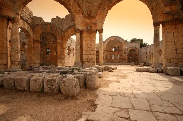  4. Địa điểm tôn giáo quan trọng. Syria từng là trung tâm của nhiều tôn giáo, bao gồm đạo Thiên Chúa, đạo Hồi và các tôn giáo cổ xưa như đạo Baal. Ảnh: Pinterest.