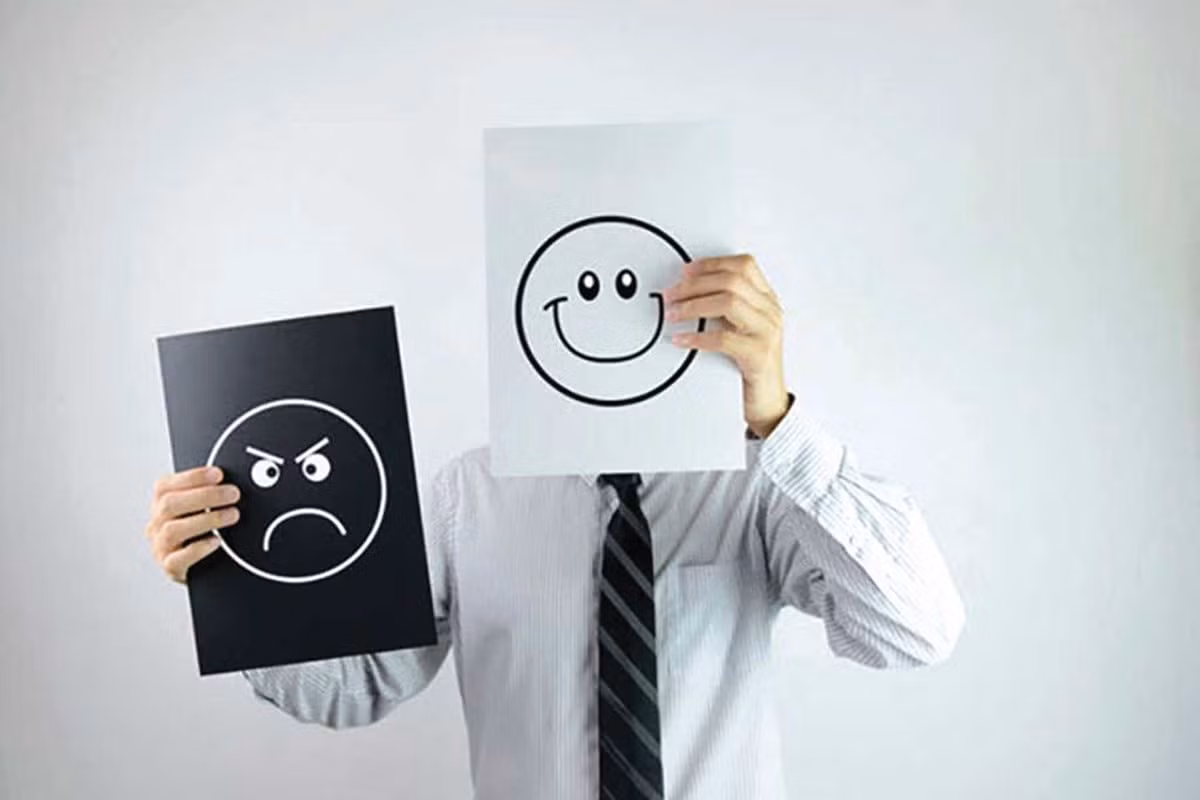  Ở đây, bạn phải chú ý xác định tính cách của hai người này, nếu không, lỗi có thể xảy ra, điều đó sẽ làm tổn thương bạn. Bạn là người trung gian rất khó xử và có thể mất đi những mối quan hệ hiện có. 