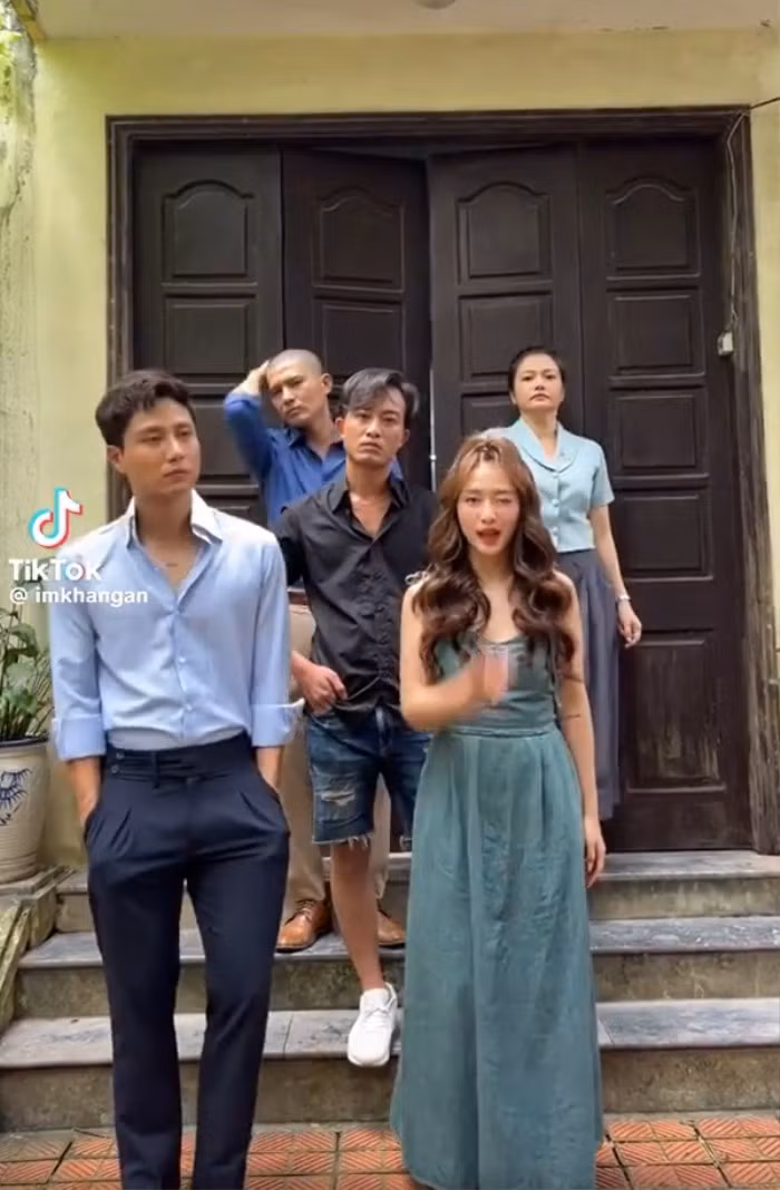 “Gia dinh minh vui bat thinh linh” lo ket phim Phuong tro ve ben Cong-Hinh-2