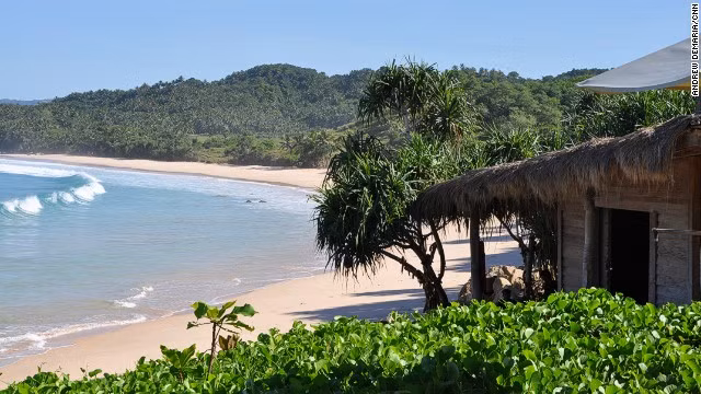 17. Bãi biển Nihiwatu trên đảo Sumba, Indonesia rất hoang sơ và là một trong những nơi lý tưởng nhất thế giới để ngắm hoàng hôn.