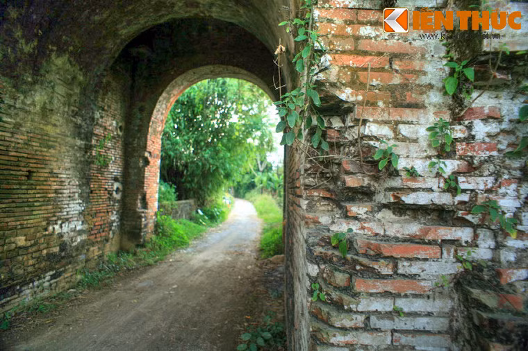Về giá trị quân sự, thành nằm ở một vị trí khá chiến lược, án ngữ con đường từ phía Nam vào Hà Đông và Hà Nội ngày nay.