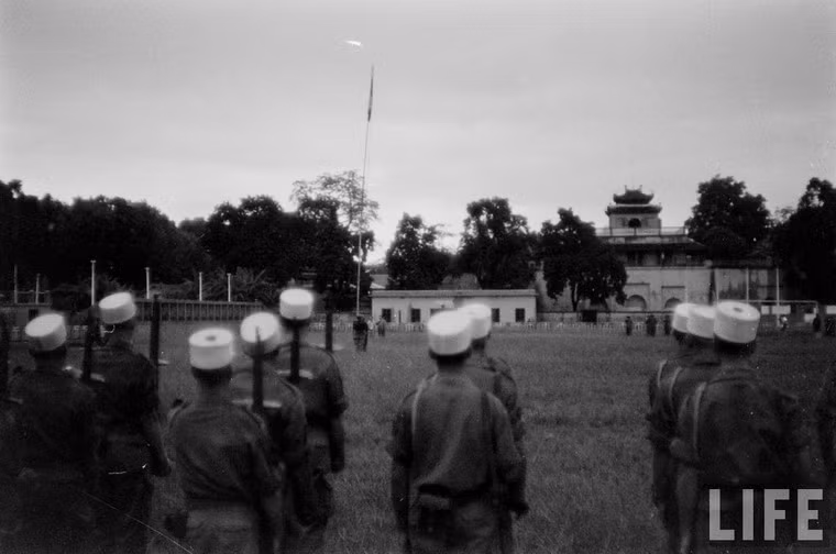 Nghi lễ này là một biểu tượng đánh dấu sự chấm hết cho ách thống trị của ở Hà Nội.