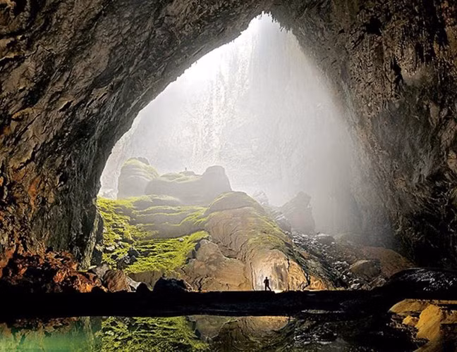 Tân Hoa Xã (Trung Quốc) đã bình chọn hang Sơn Đoòng, Việt Nam là một trong những hang động đẹp nhất thế giới cùng với động băng Kamchatka (Nga), động Batu (Malaysia)...