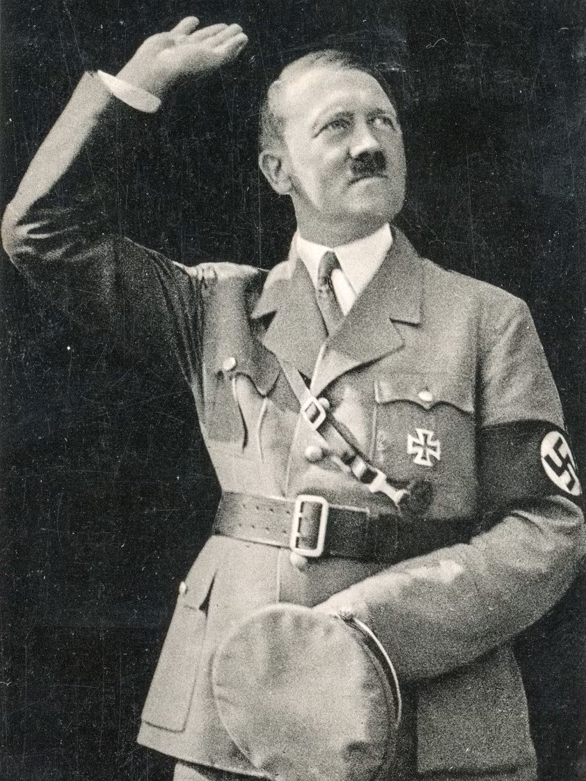 2. Đức quốc xã sẽ tồn tại trong 1.000 năm. Hitler và những người theo chủ nghĩa phát xít không chỉ có niềm tin thái quá về sự ưu việt của chủng tộc Aryan mà còn tin rằng Đế chế thứ ba (bắt đầu từ khi Hitler lên nắm quyền năm 1933) sẽ tồn tại trong 1.000 năm.